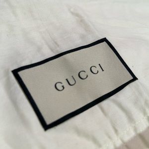 Gucci garment bag size 42x27